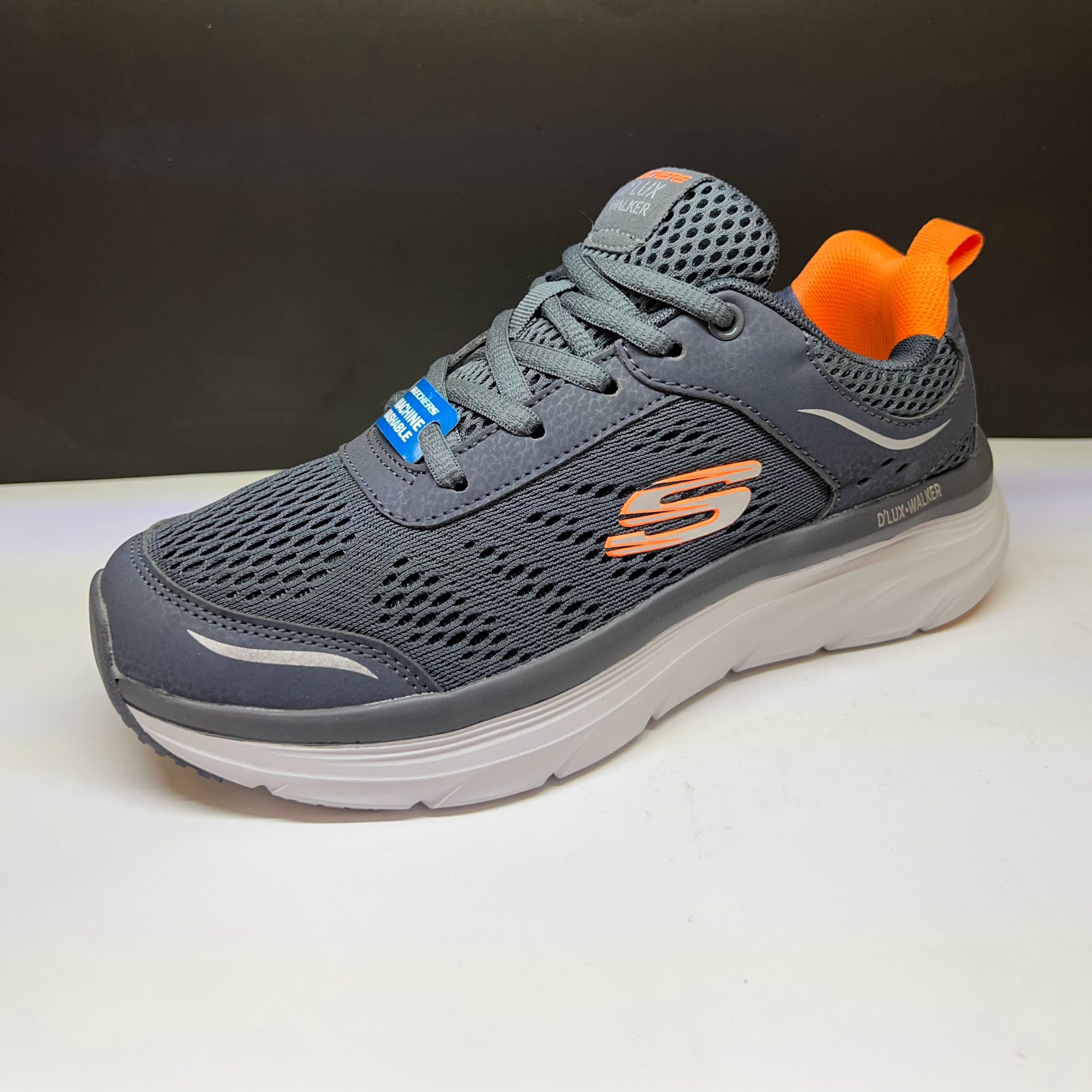 کتونی پیاده روی و دویدن زنانه برند اسکچرز  Skechers D LUX ساخت ویتنام